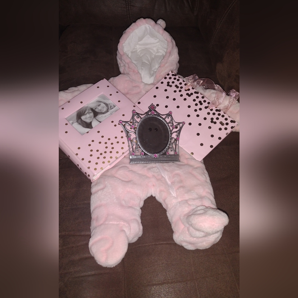 Baby girl stuff 🩷👣